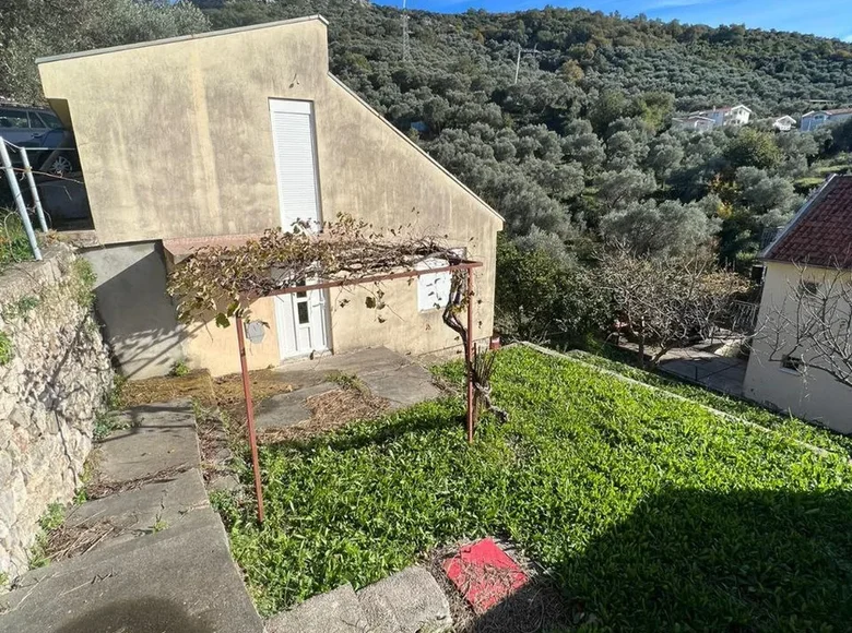 2 bedroom house 70 m² Burtaisi, Montenegro
