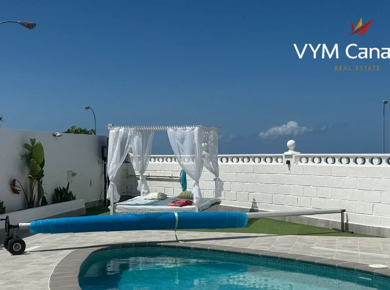Villa de tres dormitorios 92 m² Adeje, Španjolska