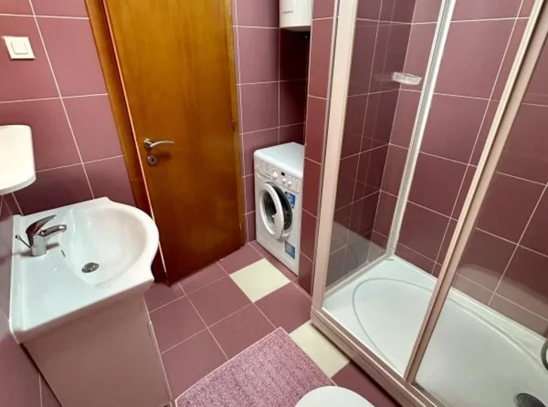 2 bedroom apartment 81 m² Petrovac, Montenegro