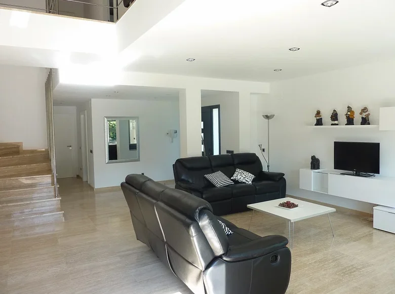 4 bedroom house 400 m² Castell-Platja d Aro, Spain