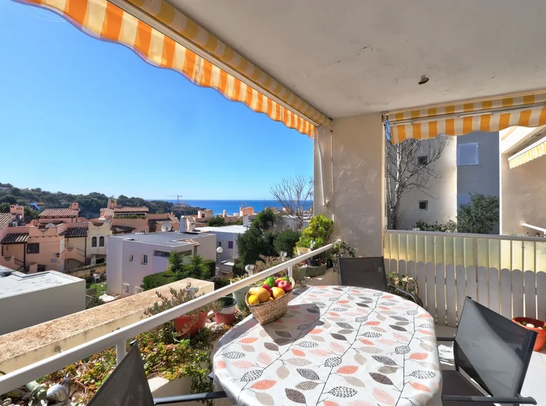 Mieszkanie 3 pokoi 106 m² Santa Ponsa, Hiszpania