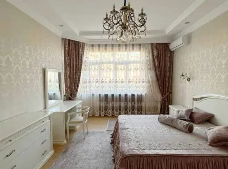 Kvartira 4 xonalar 205 m² Toshkentda