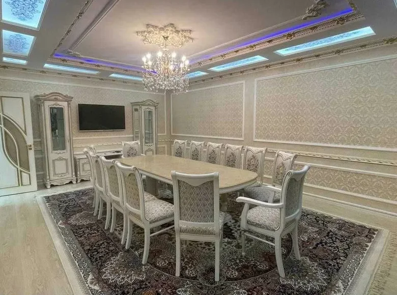 Kvartira 4 xonalar 145 m² Samarqandda