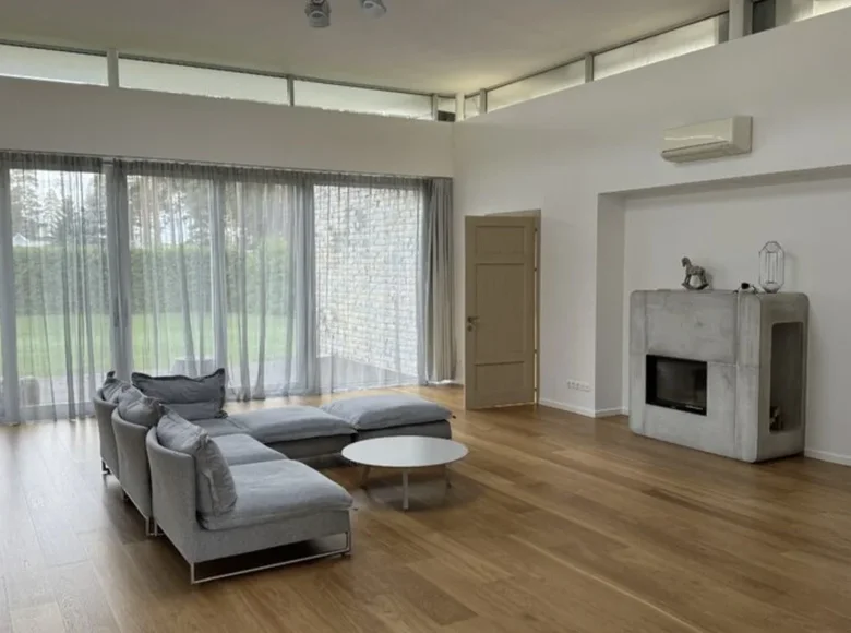 Haus 300 zimmer 2 150 m² Pinki, Lettland