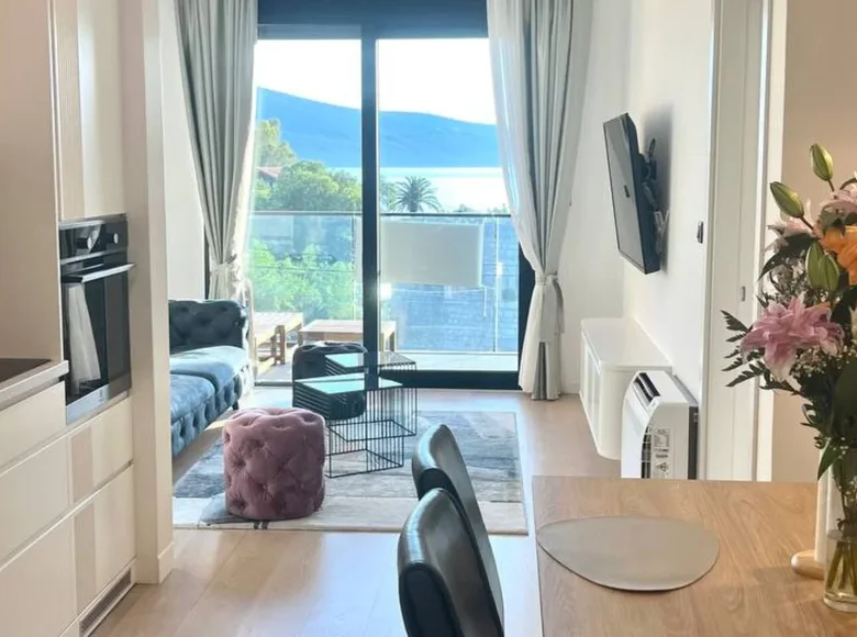 1 bedroom apartment 55 m² Tivat, Montenegro