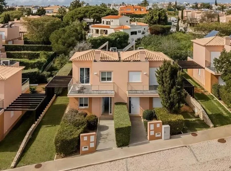 Villa mit 2 Schlafzimmern 153 m² Carvoeiro, Portugal