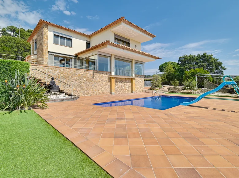 villa de 5 chambres 545 m² Santa Maria de Llorell, Espagne
