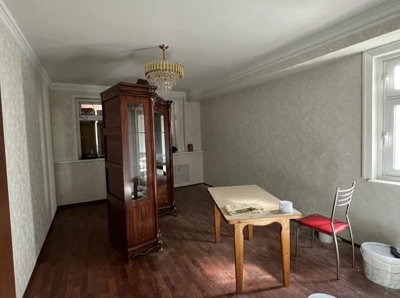 Ko'p darajali kvartiralar 5 xonalar 160 m² Toshkentda