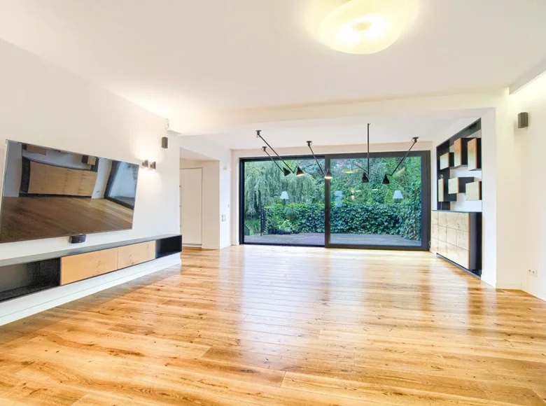 Квартира 370 м² Варшава, Польша