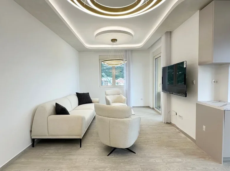 2 bedroom apartment 75 m² Becici, Montenegro