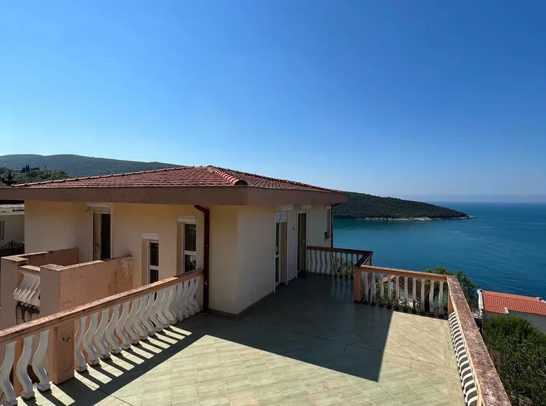 Casa 6 habitaciones 305 m² Dobra Voda, Montenegro