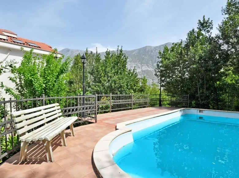 6-Schlafzimmer-Villa 500 m² Dobrota, Montenegro