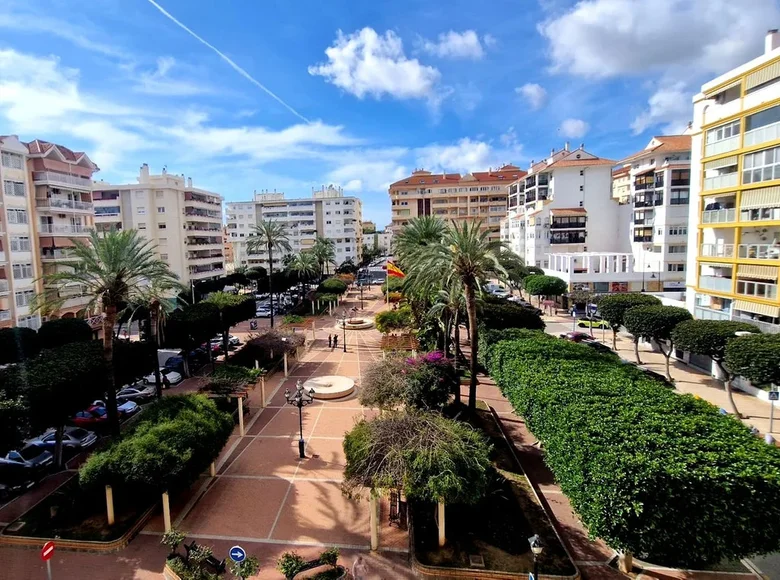 Mieszkanie 2 pokoi 90 m² Fuengirola, Hiszpania