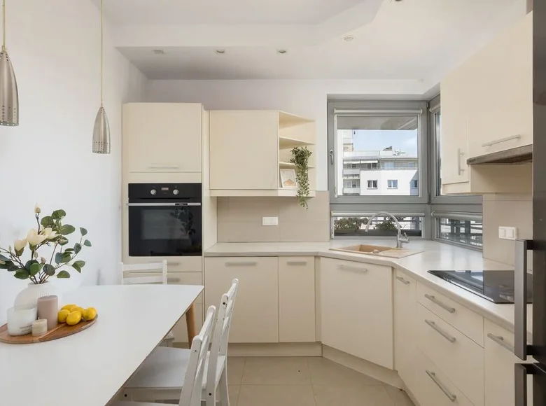1 bedroom apartment 58 m² Warsaw, Poland