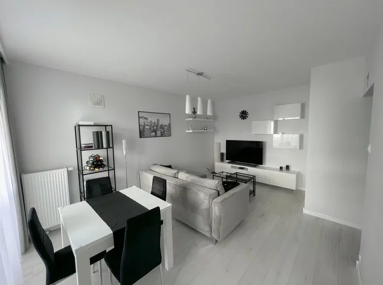 2 room apartment 47 m² in Warsaw, Poland