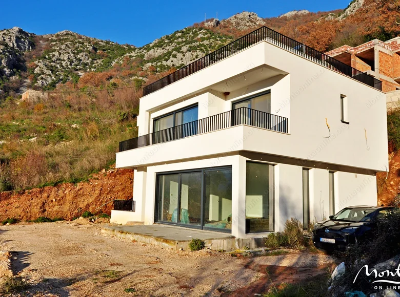 Villa de 4 dormitorios 175 m² Budva, Montenegro