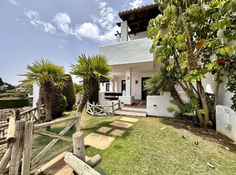 Villa de 4 dormitorios 244 m² Estepona, España