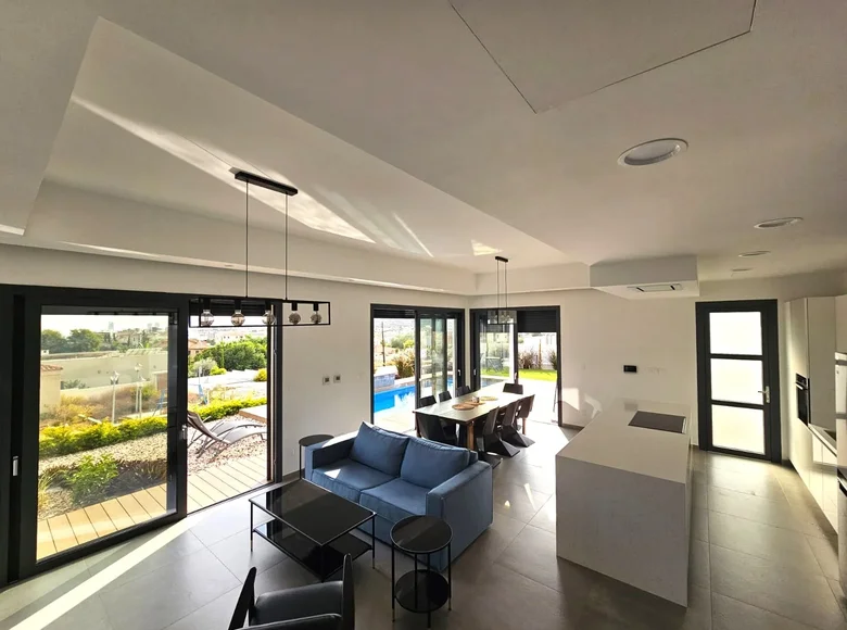 Maison 4 chambres 200 m² Chypre, Chypre