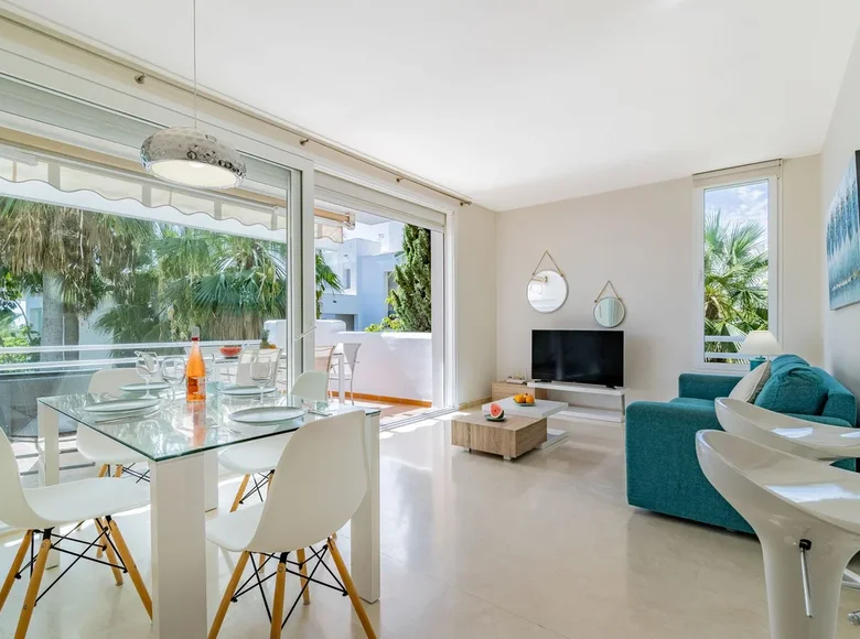 Mieszkanie 2 pokoi 136 m² Casares, Hiszpania