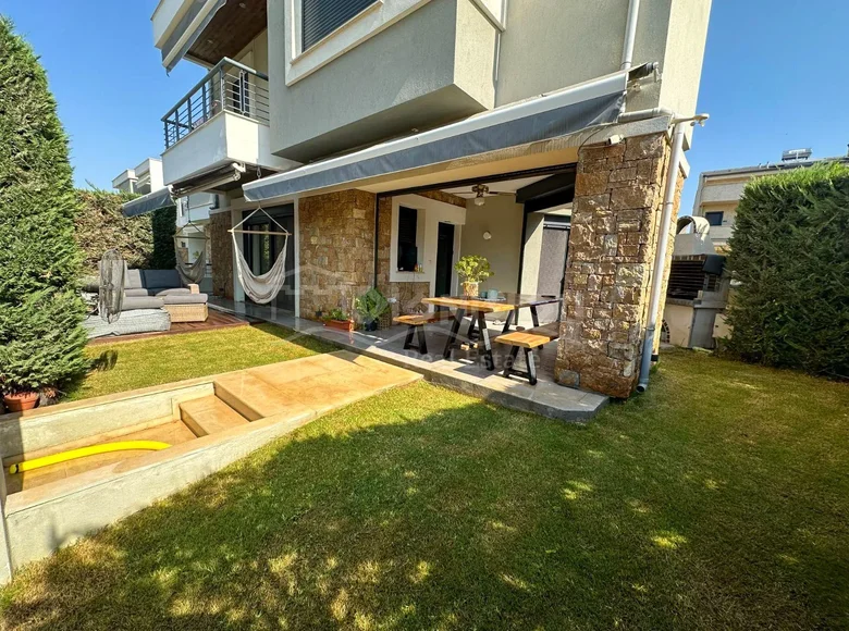 4 bedroom house 128 m² Nikiti, Greece