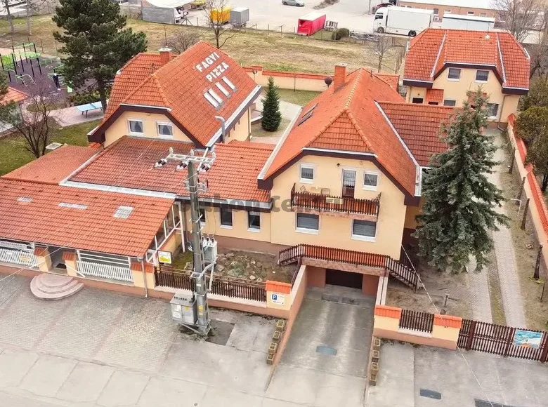 Nieruchomości komercyjne 640 m² Dunavarsany, Węgry