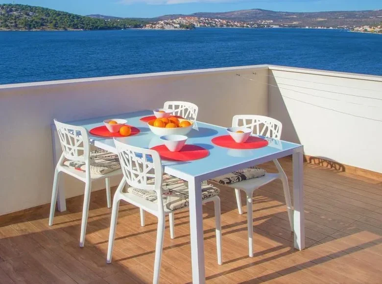 Hotel 400 m² in Šibenik-Knin County, Croatia