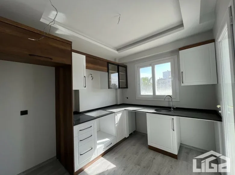Mieszkanie 3 pokoi 112 m² Erdemli, Turcja