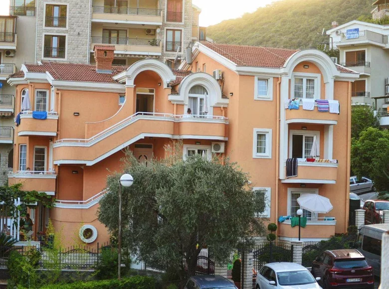 Grundstück 14 Schlafzimmer  Petrovac, Montenegro