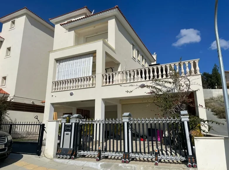 Villa de 4 dormitorios 220 m² Comunidad Mouttayakas, Chipre