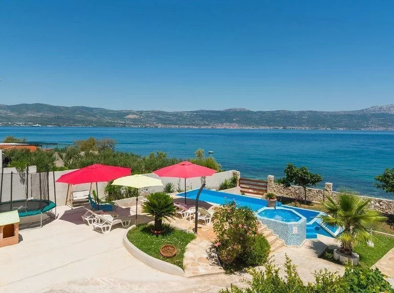 6-Schlafzimmer-Villa 260 m² Gespanschaft Split-Dalmatien, Kroatien