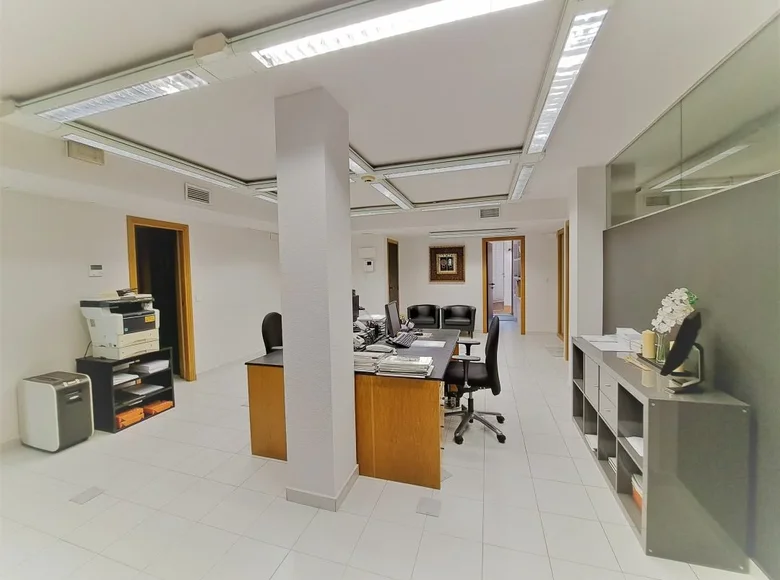 Office 160 m² in Alicante, Spain