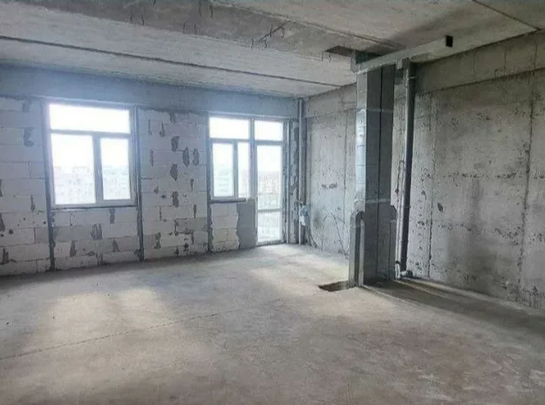 Kvartira 1 xona 42 m² Toshkentda