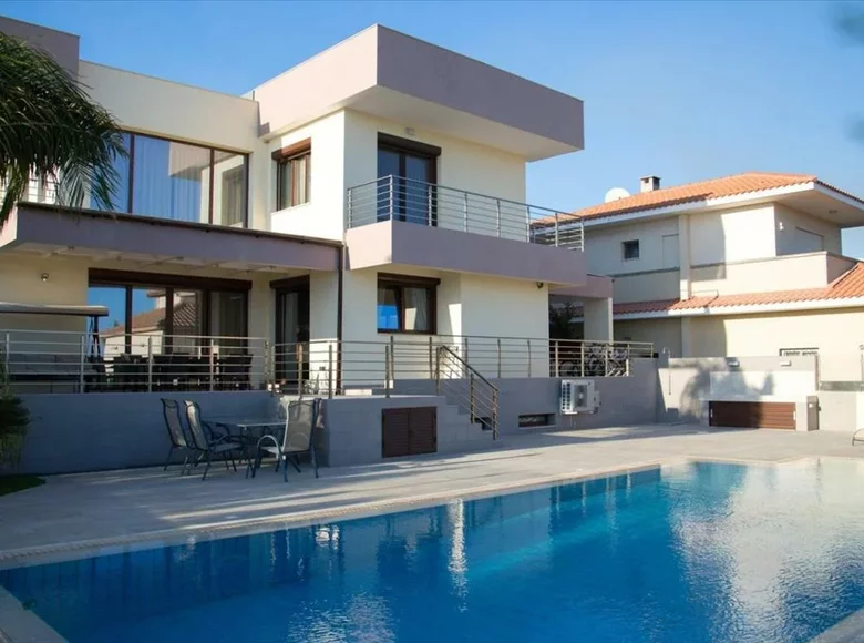Villa 330 m² Mesa Geitonia, Cyprus