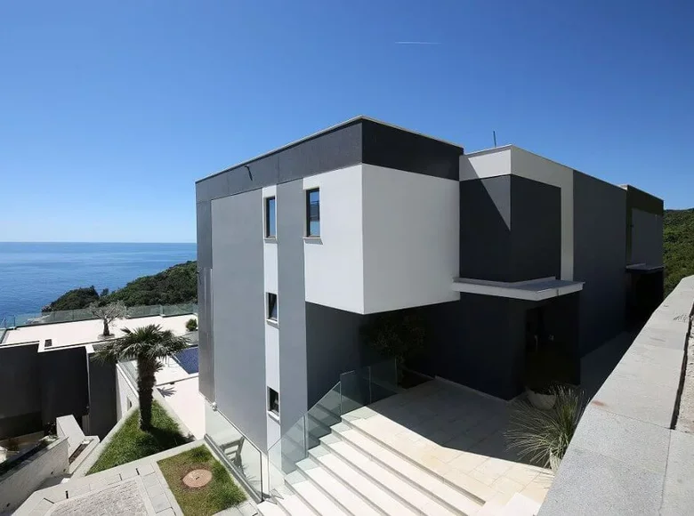 3-Schlafzimmer-Villa 438 m² Budva, Montenegro