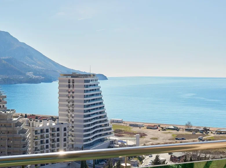 2 bedroom apartment 85 m² Becici, Montenegro