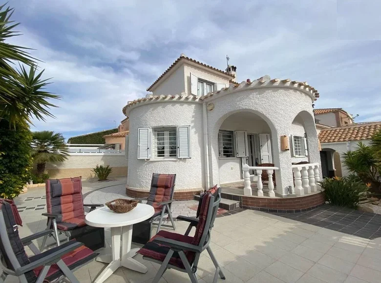 Dom 3 pokoi 230 m² Torrevieja, Hiszpania