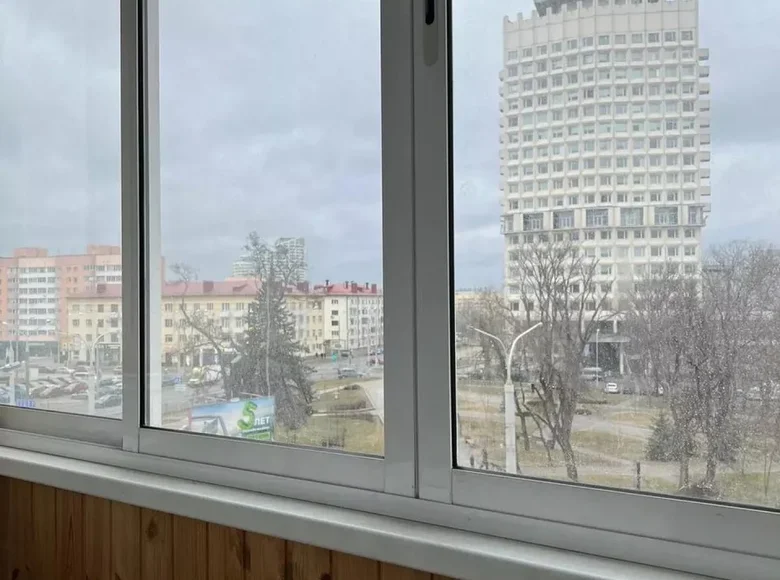 Mieszkanie 2 pokoi 56 m² Mińsk, Białoruś