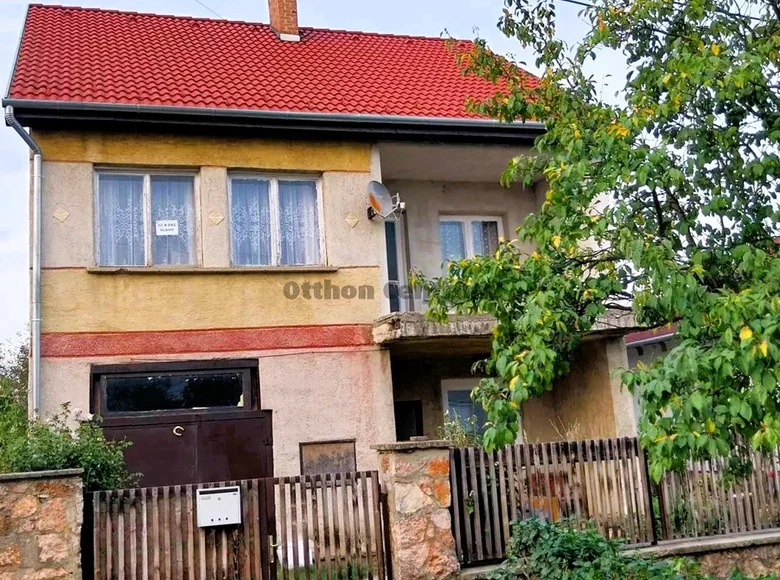 4 room house 80 m² Oroszlany, Hungary