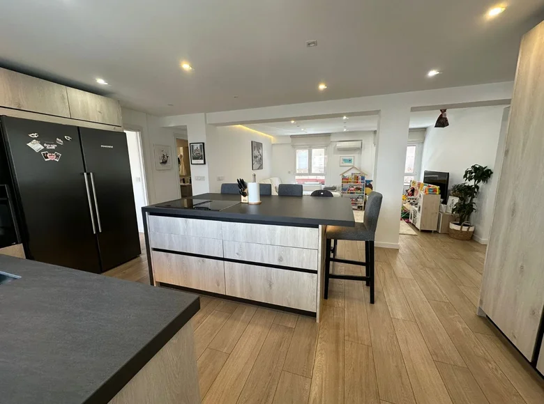 Wohnung 4 Schlafzimmer 127 m² Valencia, Spanien