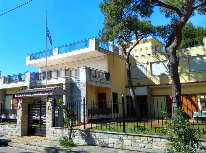 Commercial property 700 m² in Athens, Greece