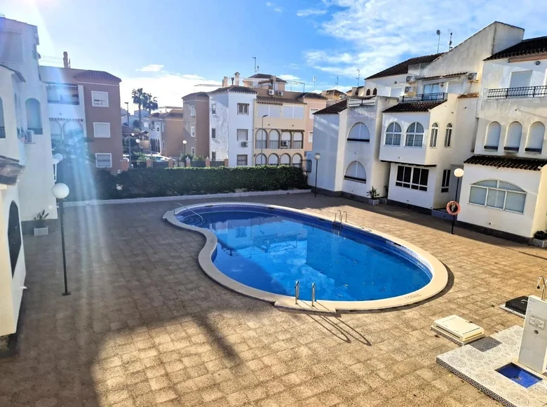 Bungalow z 2 sypialniami 66 m² Torrevieja, Hiszpania