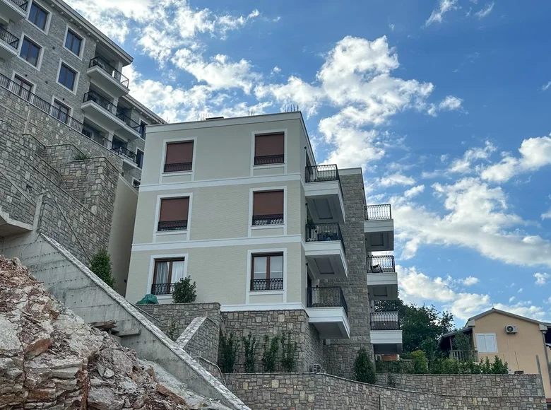 Wohnung 2 Schlafzimmer 61 m² Budva, Montenegro