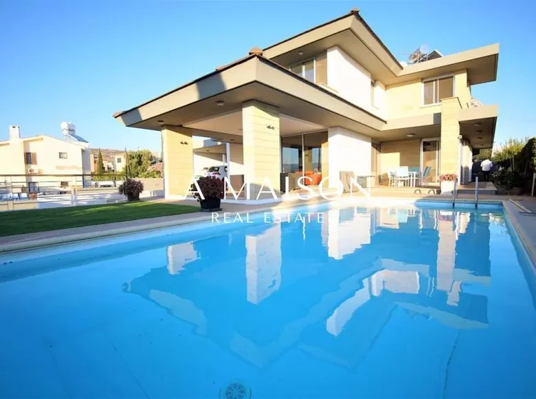 4 bedroom house 340 m² Konia, Cyprus