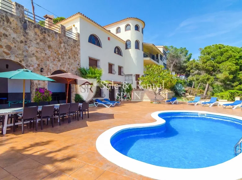 Villa 8 bedrooms 474 m² Lloret de Mar, Spain