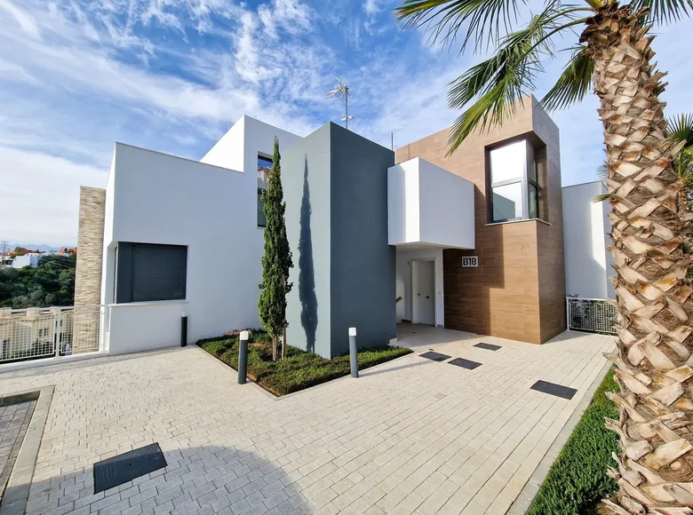 Mieszkanie 2 pokoi 137 m² Artola, Hiszpania