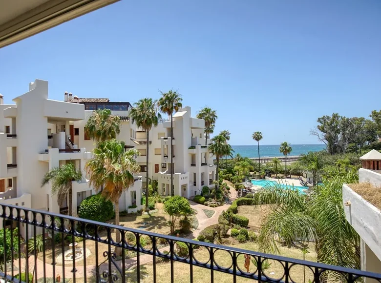 Wohnung 2 Schlafzimmer  Estepona, Spanien