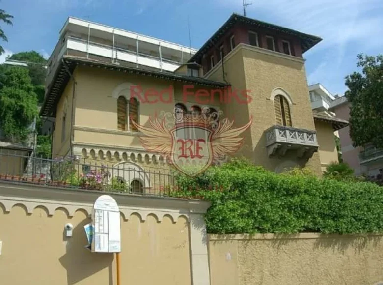 6-Zimmer-Villa 400 m² Terni, Italien