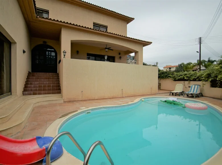 4 bedroom house 296 m² Germasogeia, Cyprus
