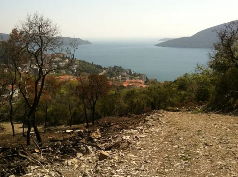 Atterrir  Herceg Novi, Monténégro