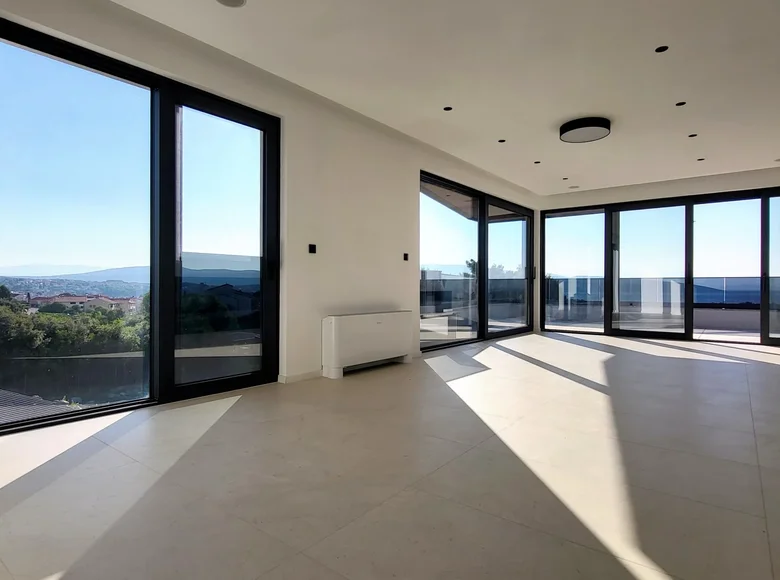Mieszkanie 3 pokoi 122 m² Krk, Chorwacja